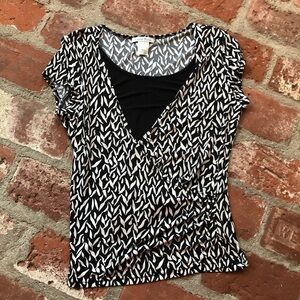 Carol Rose size small black & white top